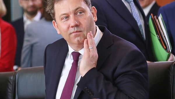 Kanzler im Urlaub - Klingbeil soll wieder Kabinettssitzung leiten