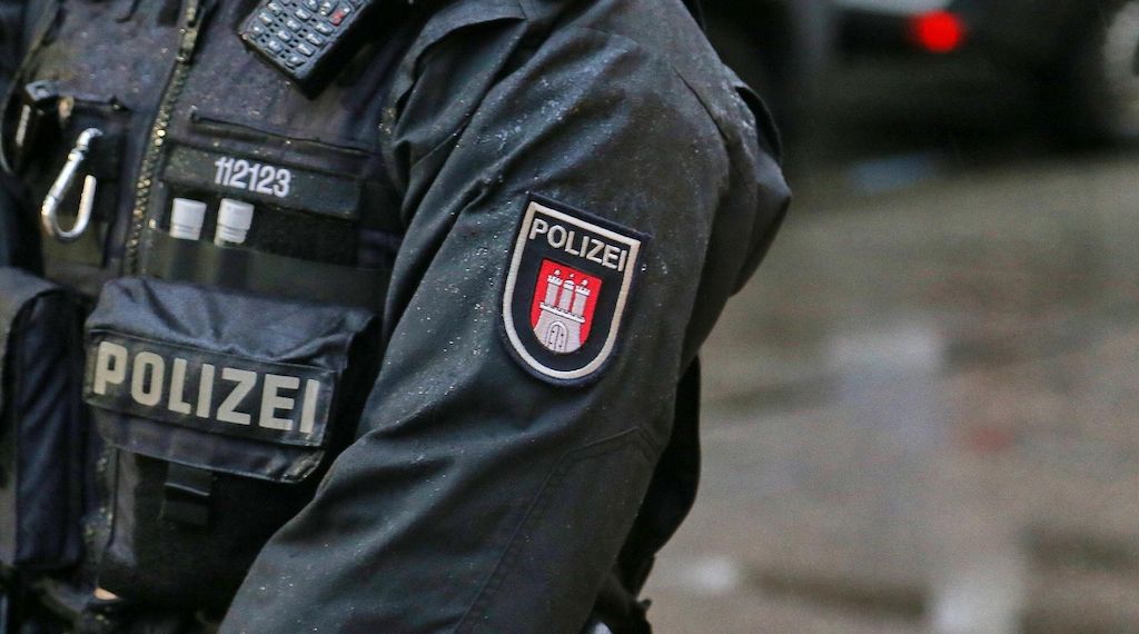 Fünf vorläufige Festnahmen nach mutmaßlichem Plagiatsverkauf in Hamburg-St. Georg