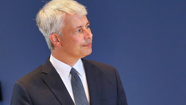 Niedrigwasser: Bilger will Güter auf Straßen und Schienen bringen