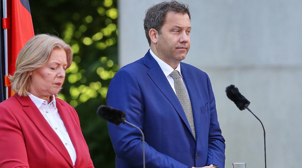 SPD-Bezirk fordert Mitgliedervotum über Parteiführung