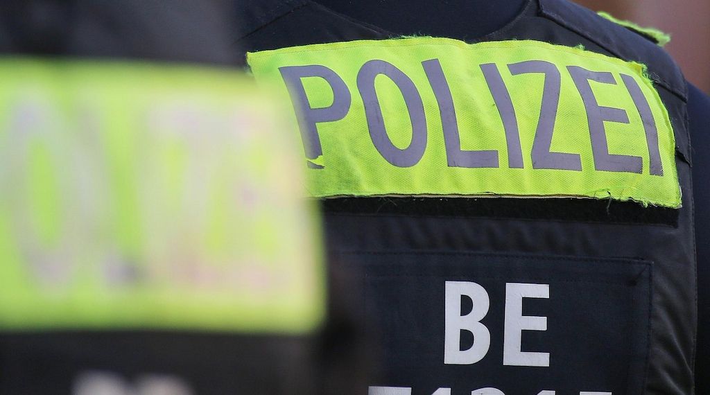 Festnahme nach tätlichem Angriff auf Polizisten in Berlin-Mitte