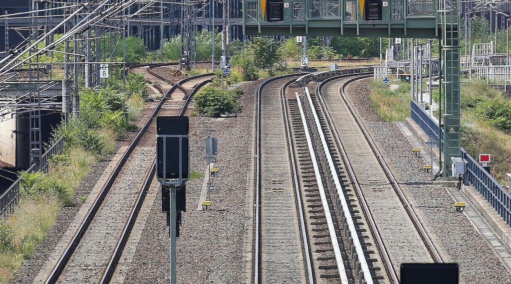 Grüne fordern mehr Geld für Schieneninfrastruktur