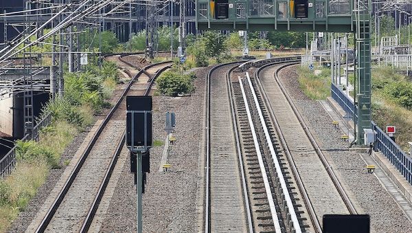Grüne fordern mehr Geld für Schieneninfrastruktur