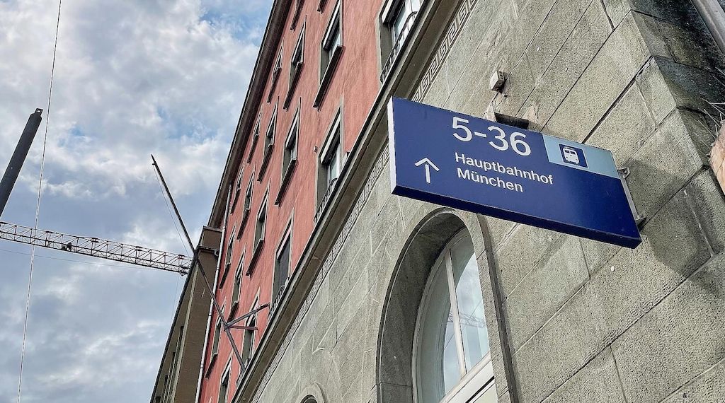 Zugbegleiter am Münchner Hauptbahnhof sexuell belästigt