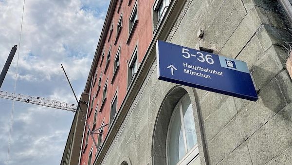 Zugbegleiter am Münchner Hauptbahnhof sexuell belästigt