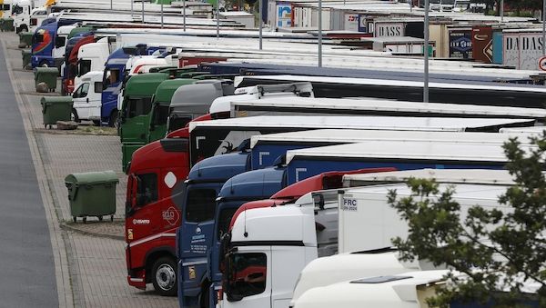 Bayerische Staatsregierung hebt Fahrverbot für Lkw auf