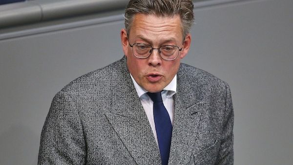 Grüne fordern Stärkung der Kontrolle bei Nachrichtendienstreform