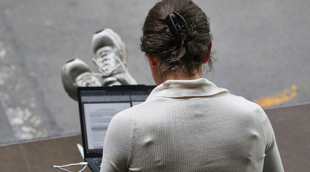Unternehmen erwarten sinkende Löhne wegen KI