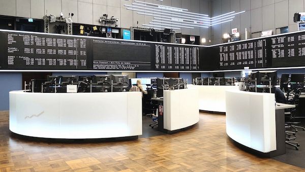 Dax dreht am Ende ins Minus - Banger Blick nach Übersee