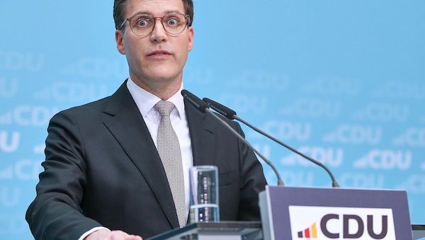 Innenminister Hagel warnt vor wachsender Wirtschaftskriminalität