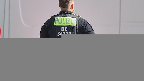 Auseinandersetzung beim Anbringen von Wahlplakaten in Moabit