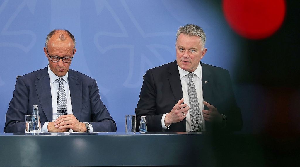 Schnieder kritisiert Merz für Regierungsumbildung