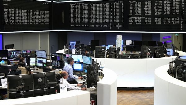 Dax geht mit Gewinnen ins Wochenende