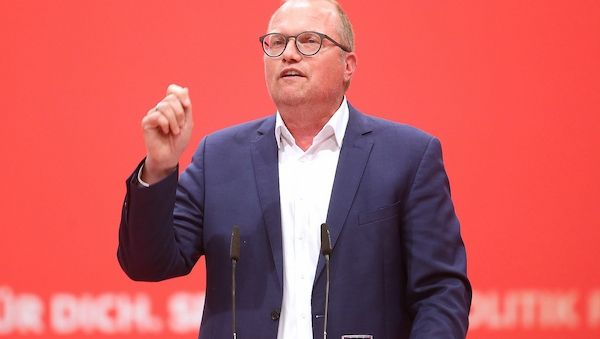 NRW-SPD-Spitzenkandidat will an Altersteilzeit länger festhalten