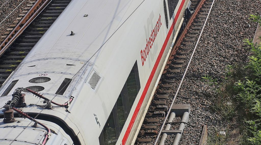 Bahn hielt 800.000 Wasserpackungen für Hitzenotfälle bereit