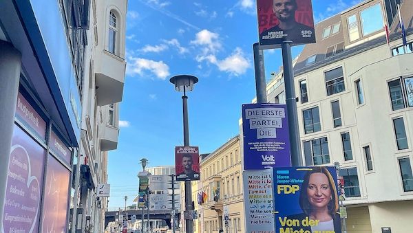 Wahlplakate in Berlin-Spandau und Berlin-Zehlendorf beschädigt und gestohlen