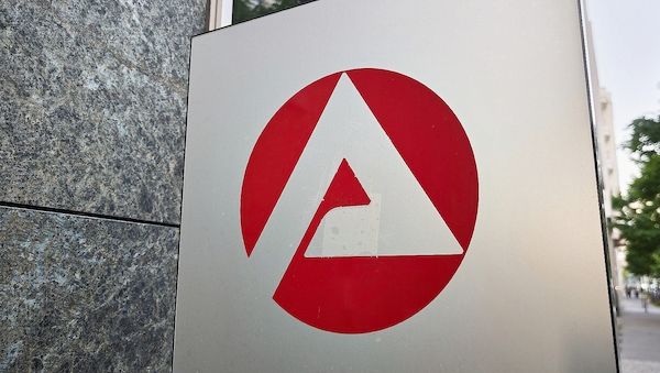Erwerbstätigkeit im zweiten Quartal saisonbereinigt gesunken