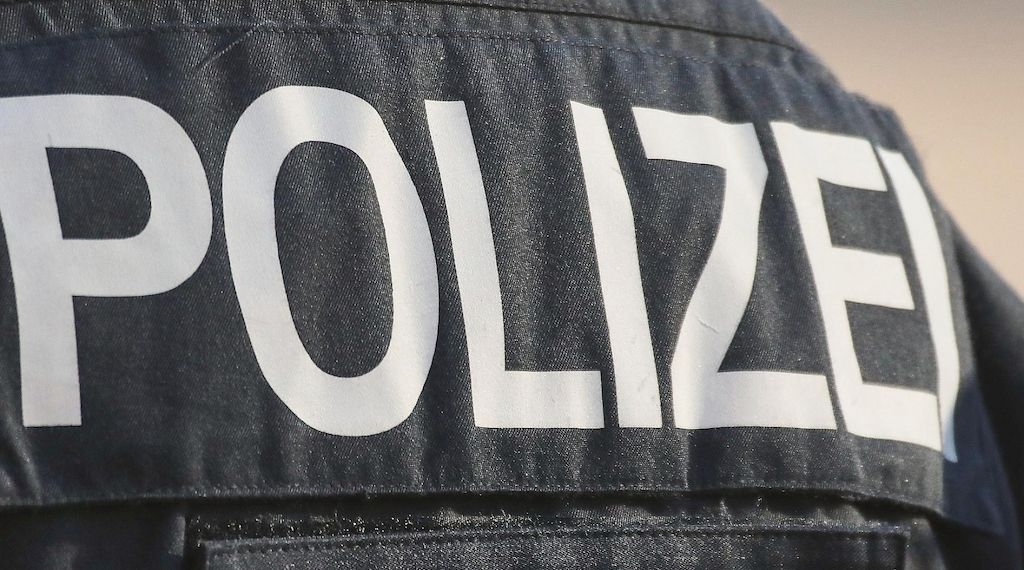 Duo nach Trickdiebstahl in Lichtenberg festgenommen