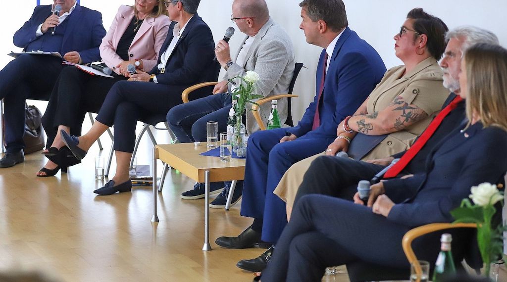Sachsen-Anhalt: Spitzenkandidaten diskutieren über Bürokratieabbau