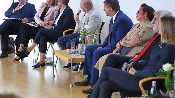 Sachsen-Anhalt: Spitzenkandidaten diskutieren über Bürokratieabbau