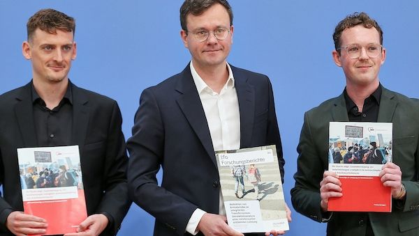 AWO schlägt Zusammenlegung von Sozialleistungen vor