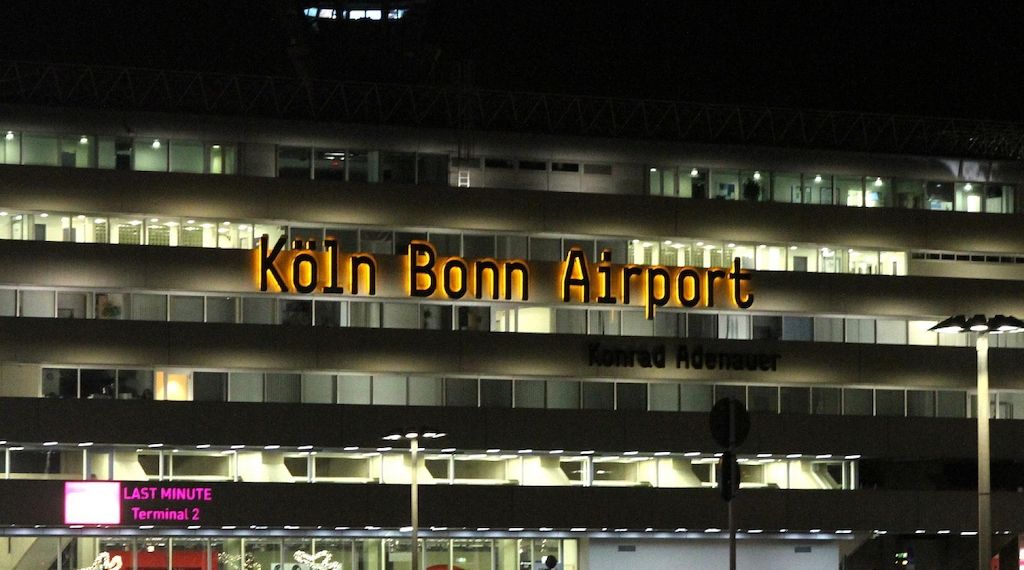 Bundespolizei am Flughafen Köln/Bonn nimmt vier Personen fest