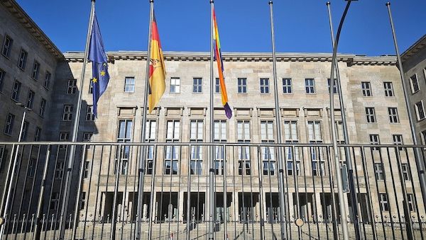 Klingbeil streicht Freibetrag für Mitarbeiterrabatte doch nicht