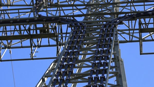 Netzagentur erwartet sinkende Netzentgelte für Stromverbraucher