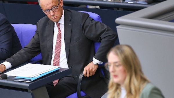 Dröge wirft Merz Schweigen in Klimakrise vor