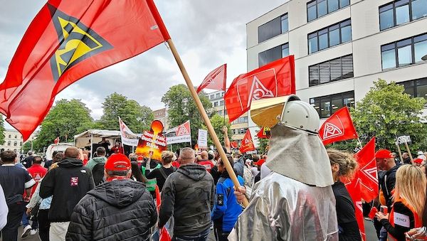 IG Metall erwägt flexible Gehaltsaufschläge für Betriebe