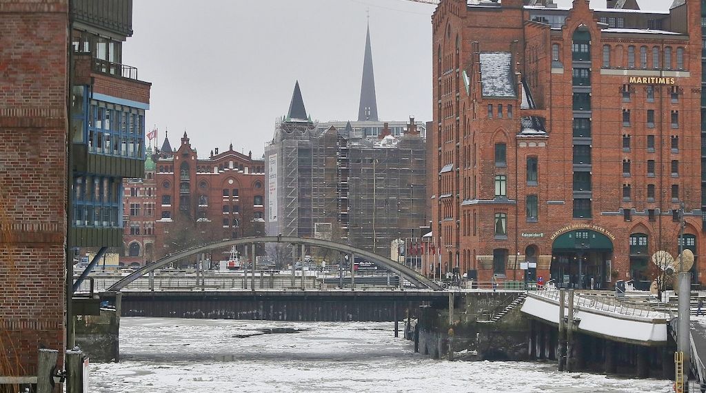 Hamburgs Bezirksämtern fehlen 744 Stellen