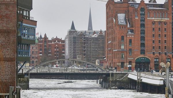 Hamburgs Bezirksämtern fehlen 744 Stellen