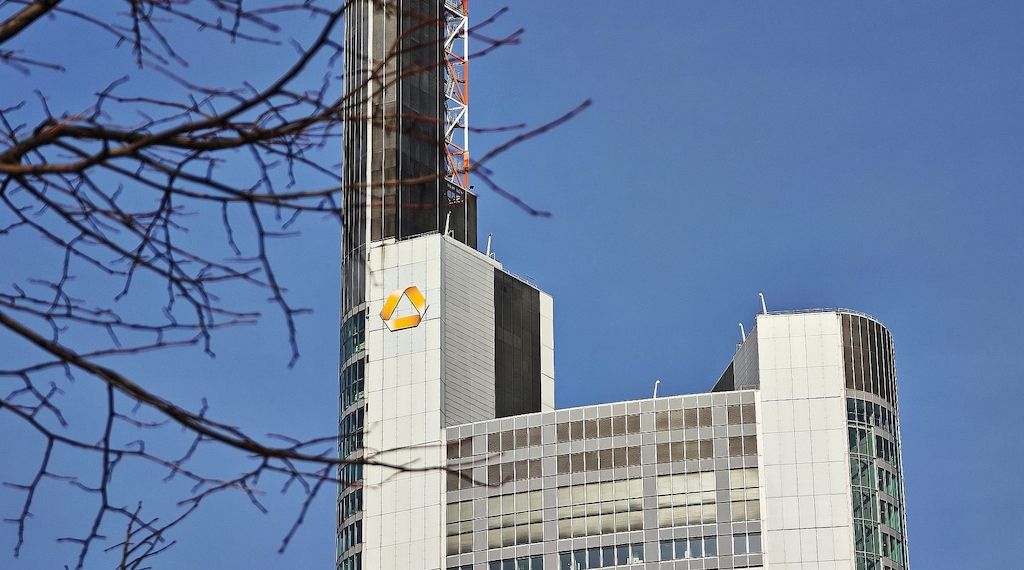 Commerzbank-Aufsichtsratschef will Überprüfung des Übernahmerechts
