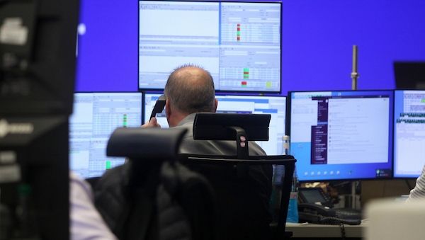 Dax kaum verändert - abwartende Haltung dominiert
