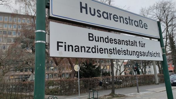Bafin zieht in frühere Bahn-Zentrale in Frankfurt