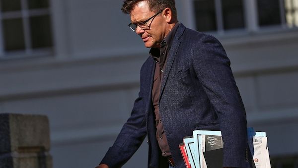 Schneider hält an Grundgesetzänderung für Klimaanpassung fest
