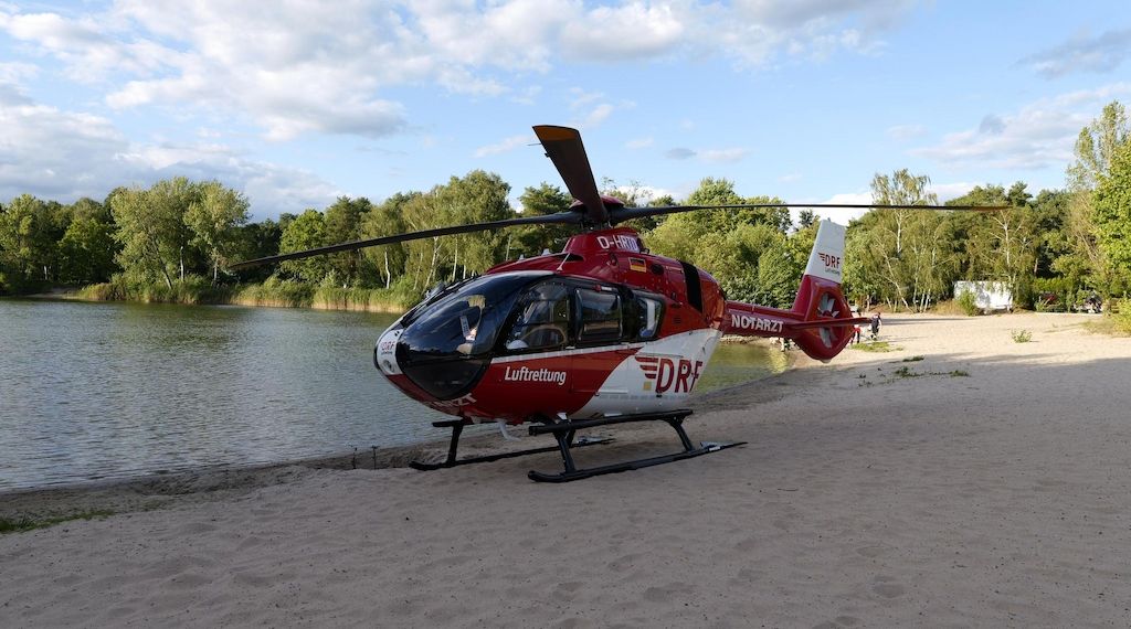 Vermisste Person im Wasser: Großaufgebot von Feuerwehr, Rettungsdienst und Polizei in Bestensee