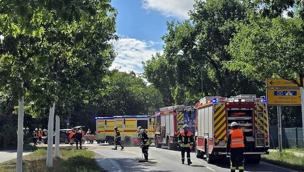 Verkehrsunfall auf der B179 in Zeesen: Betriebsstoffe ausgelaufen