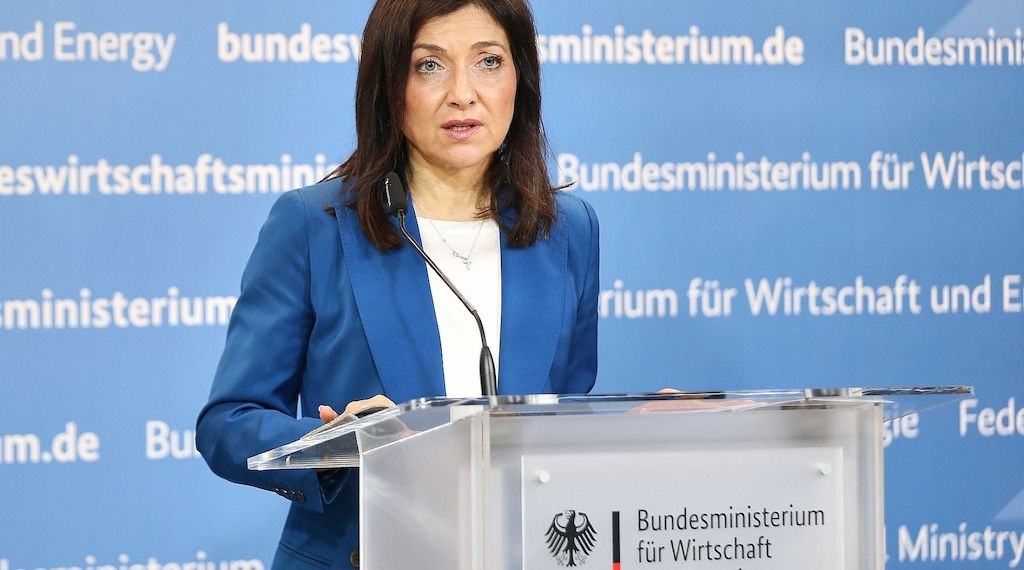 SPD wirft Reiche mangelnde Konzentration auf Ministerium vor