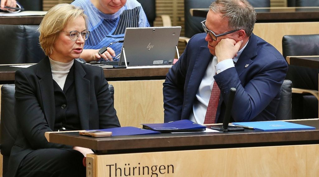 Voigt will mit BSW-Abtrünnigen weiterregieren