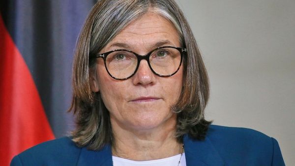 Vizechefin des VW-Aufsichtsrats zweifelt an Sparzielen