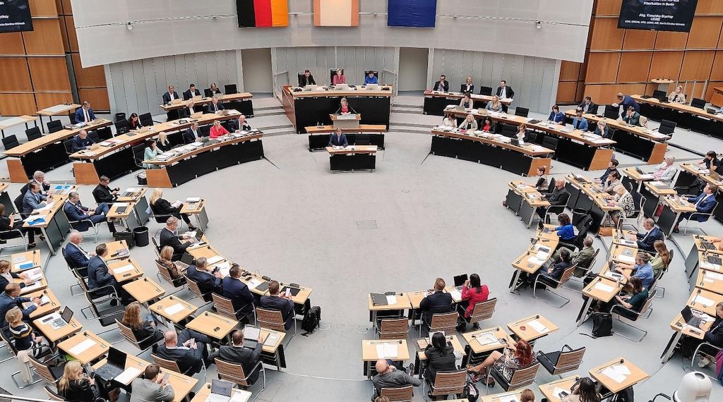Linke und Grüne verlangen Debatte über IT-Pannen in Berliner Verwaltung