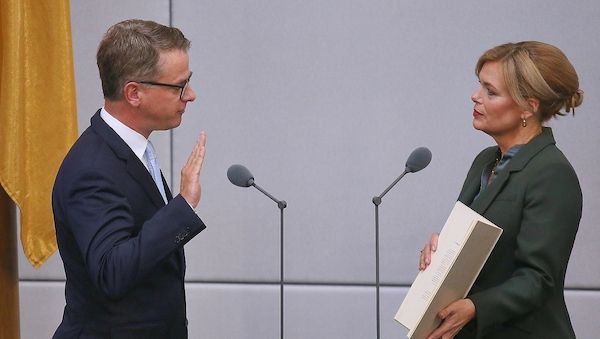Bilger und Linnemann als Minister vereidigt