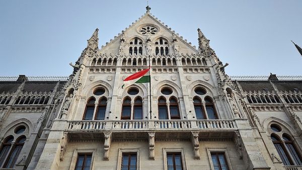 Ungarn weist zehn russische Diplomaten aus