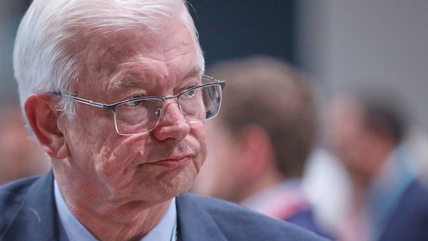 Roland Koch warnt CDU vor Minderheitsregierung