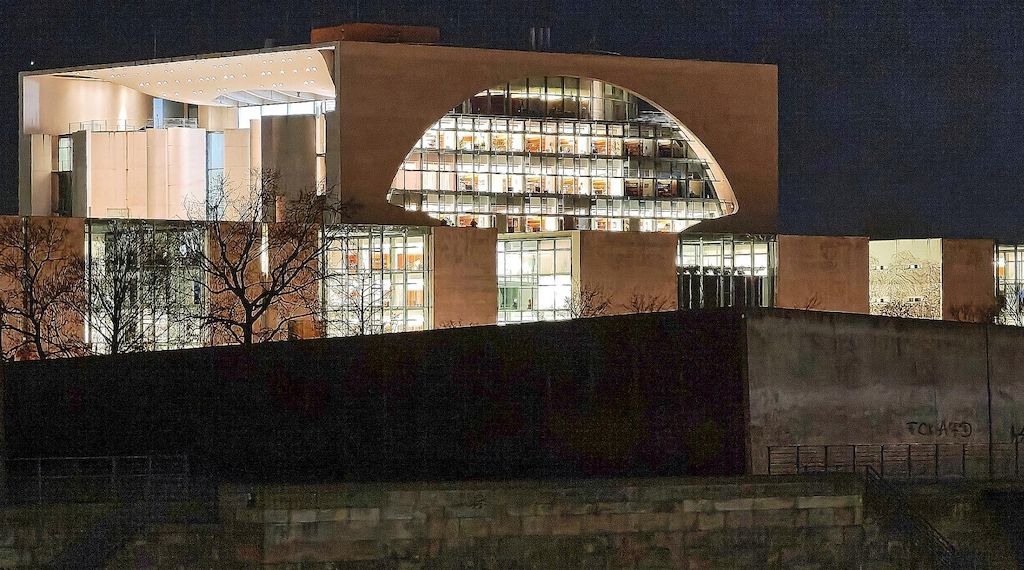 Baustellenbrand am Bundeskanzleramt in Berlin