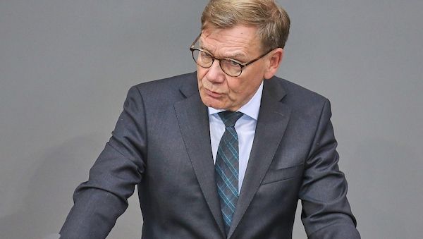 Rüstungsindustrie unterstützt Wadephul bei Ukraine-Forderung