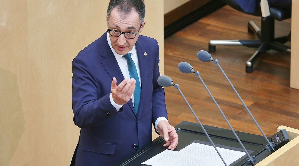 Özdemir fordert Politik der "Disruption"