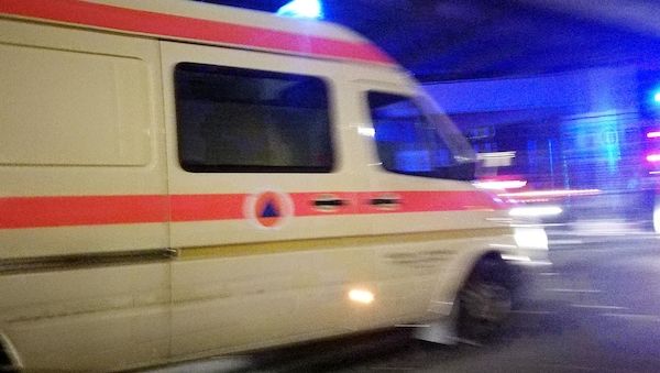 Frau stürzt bei Notbremsung in Straßenbahn in Bremen-Neustadt und verletzt sich schwer