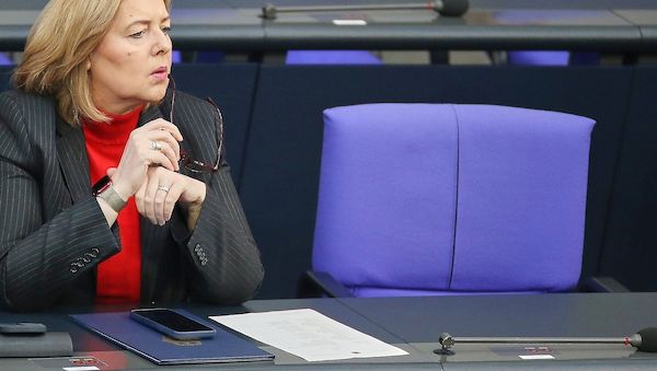 CSU-Politiker Hoffmann gegen Rauswurf von Arbeitsministerin Bas